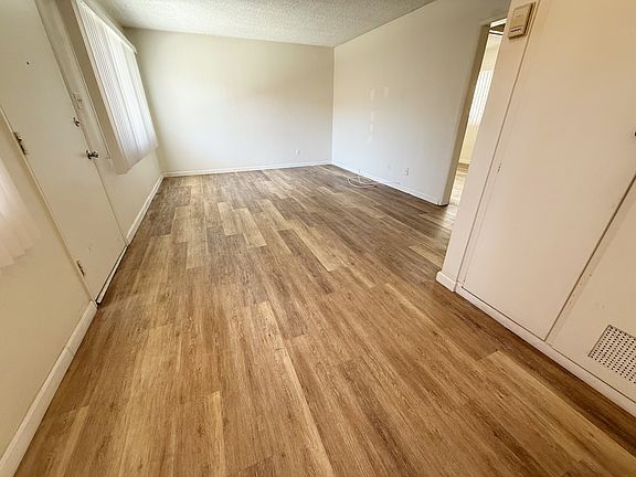4th image of 4348 1/2 McClintock St