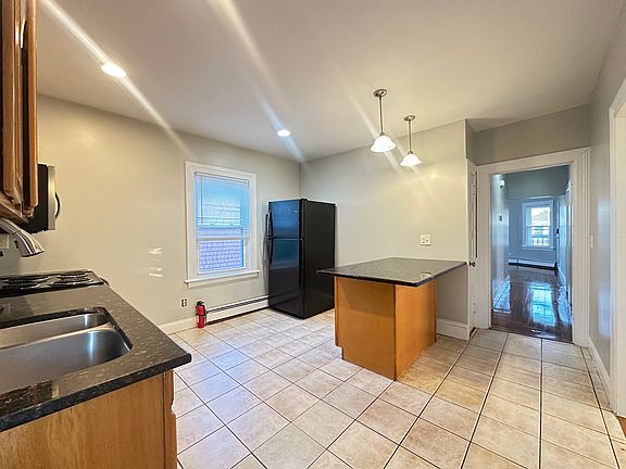 5th image of 47 Carolina Ave #3