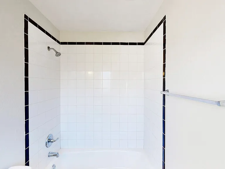 1716 E Ocotillo Rd — Photo 9