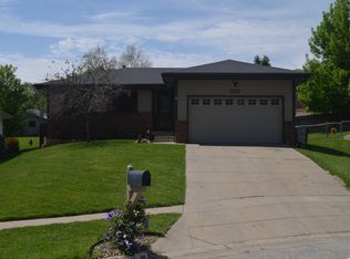 5217 Ascot Cir, Lincoln, NE 68516