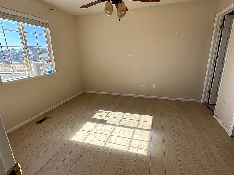 1110 Lords Hill Dr — Photo 2
