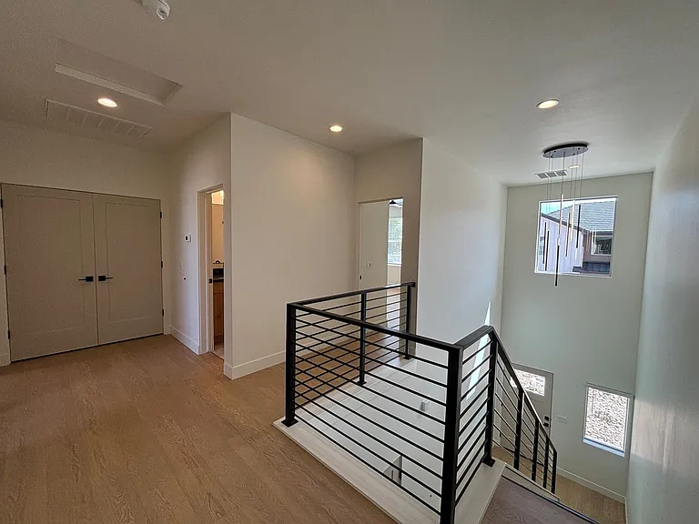 73 N 520 W #10 — Photo 19