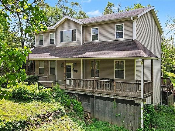 3rd image of 226 Clayton St