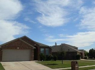 8704 Lariat Cir, Fort Worth, TX 76244