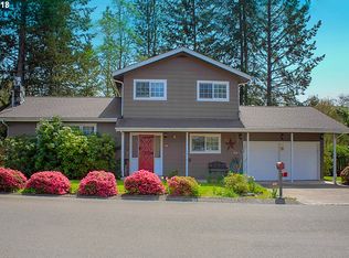 1192 NW Cherry Dr, Roseburg, OR 97471