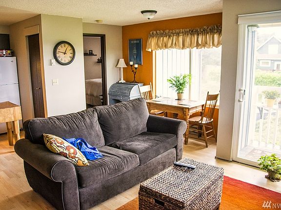 5th image of 1930 Lawrence St Unit A37