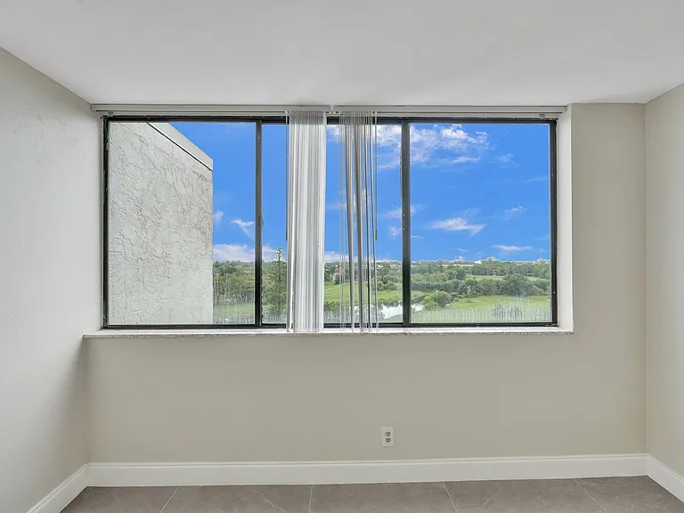 4222 Inverrary Blvd — Photo 34