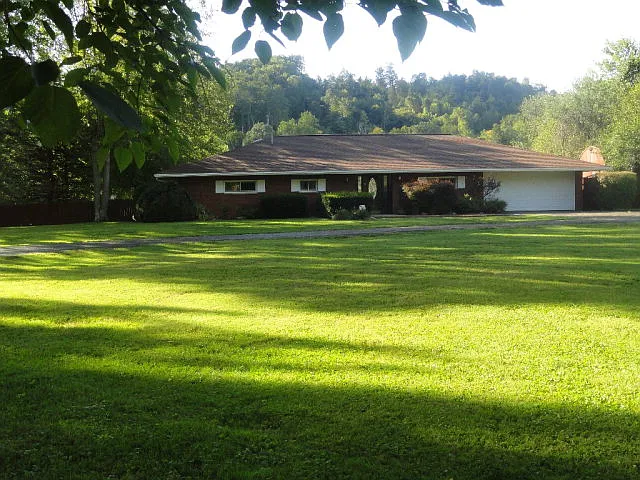 495 Ziegler Ln photo 1