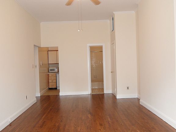 4th image of 137 W 72nd St APT 4FE