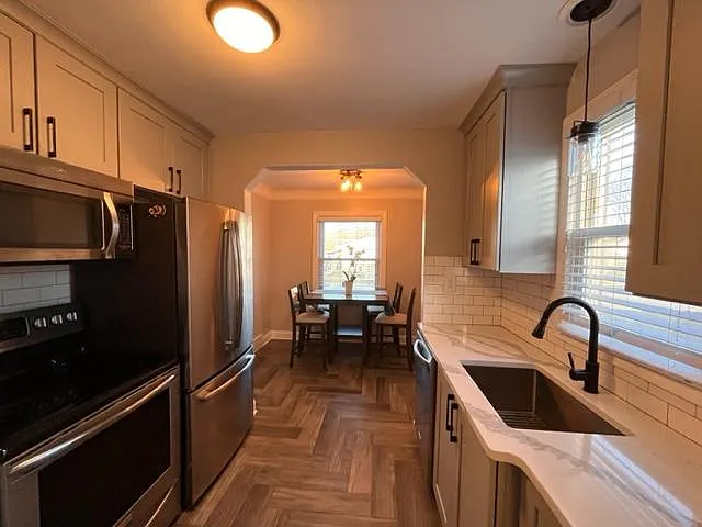 3023 Tyler Ave — Photo 3