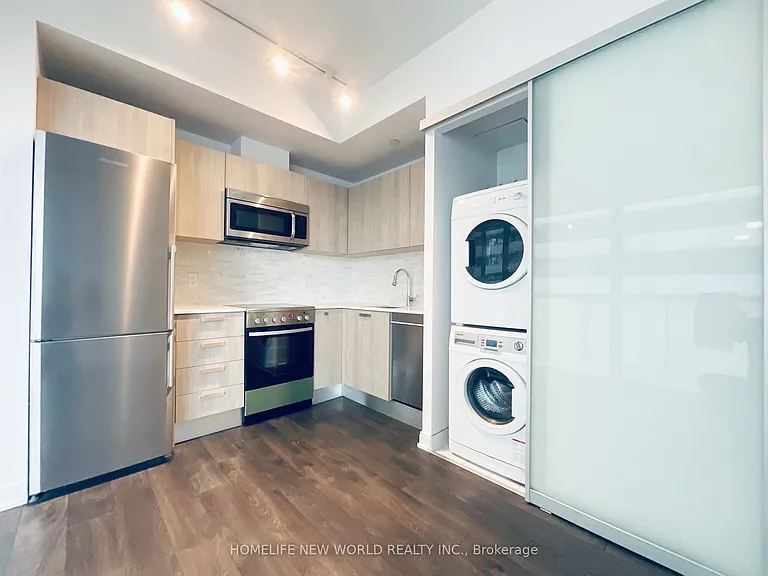 42 Charles St E #3309 — Photo 5