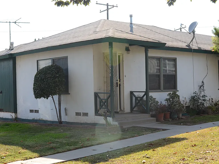 10418 El Rancho Dr — Photo 3