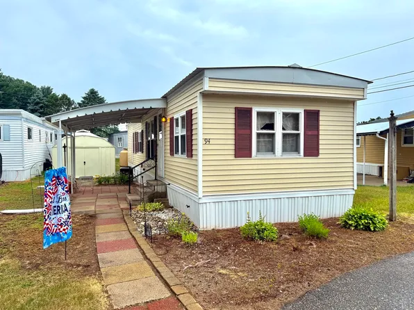 735 Memorial Dr Trailer 94, Chicopee, MA 01020
