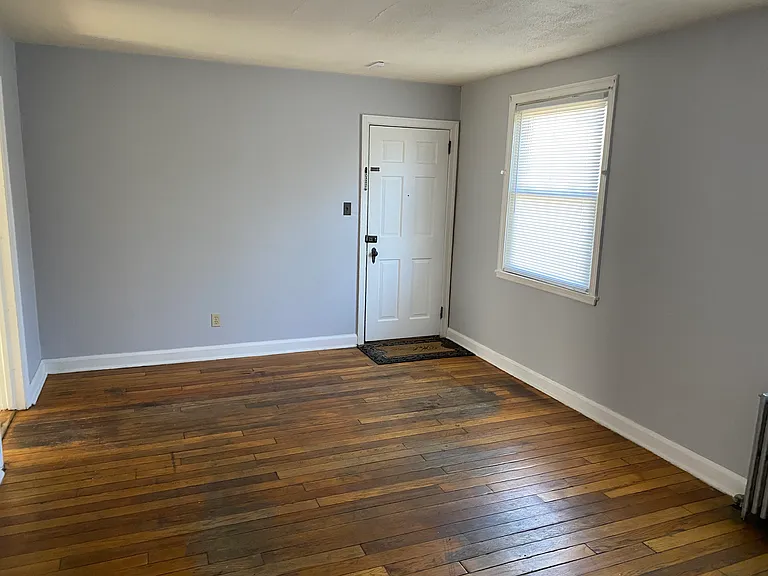 53 Dupont Dr — Photo 5