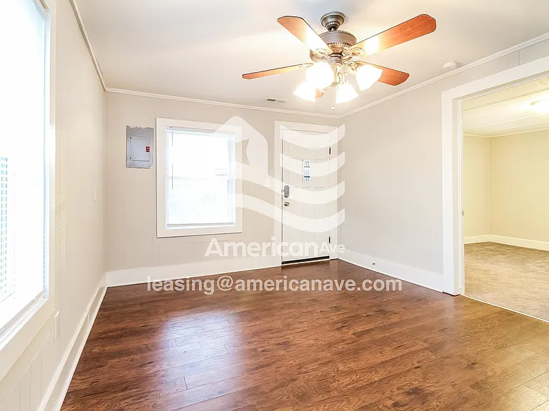 8935_003_living_room_13725381.jpg