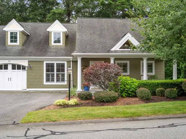 128 American Elm Ave, Hanover, MA 02339