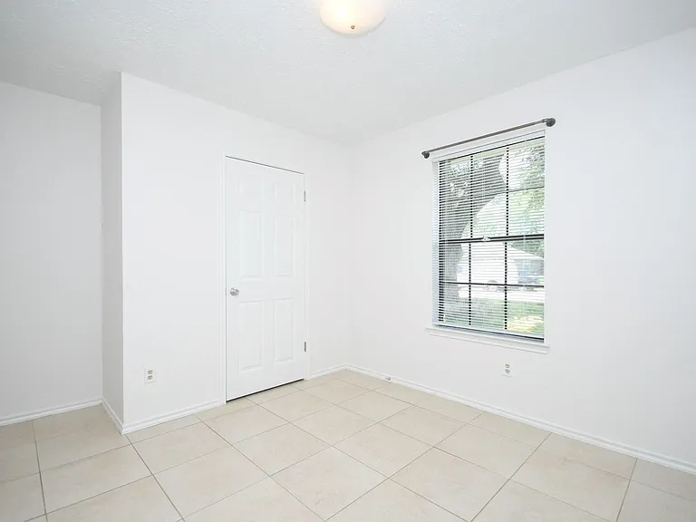 2303 Old Dixie Dr — Photo 23
