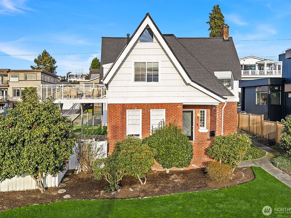 1st image of 424 8th Avenue W