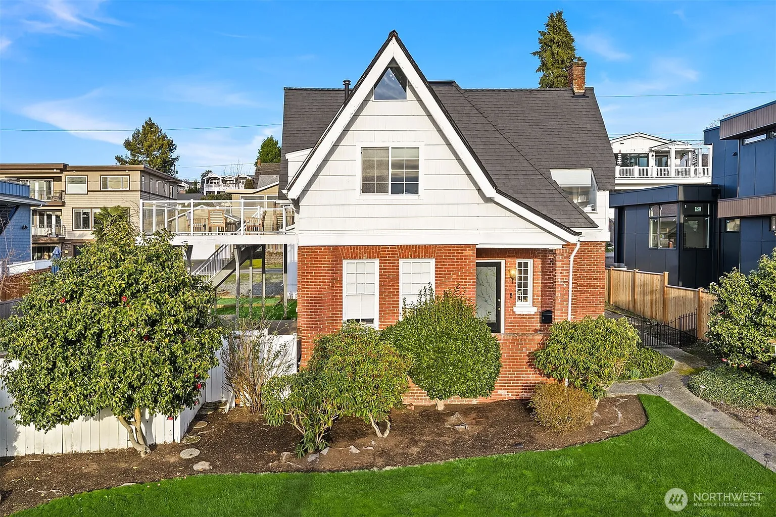 424 8th Avenue W photo 1
