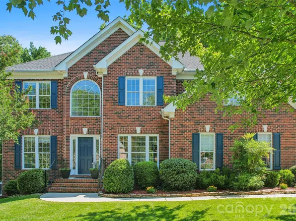 9727 Devonshire Dr, Huntersville, NC 28078