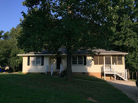 2nd image of 1037 Summit Dr