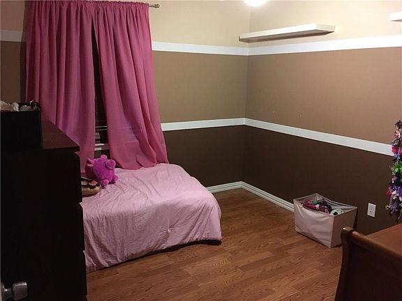 4th image of 916 Meadowview Dr