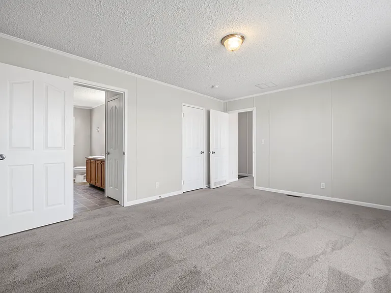 122 Lisas Way — Photo 7