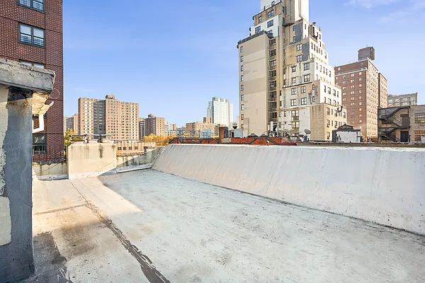 Sold by Compass | media 5