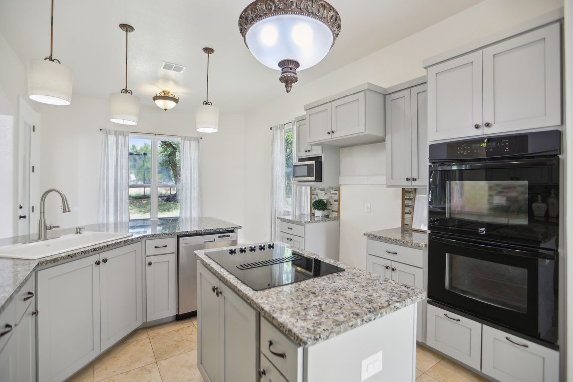 S Venture Blvd-026.jpg