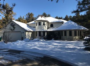 2242 Fraser Fir Ln, Appleton, WI 54913