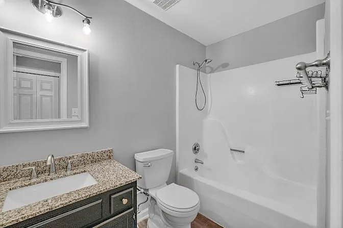 Farm Lake Dr SW — Photo 10