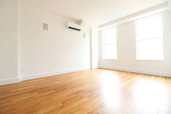 Rented by Compass | media 21