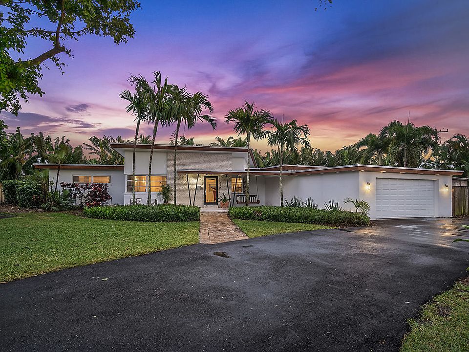 Mid-century Modern Beauty 