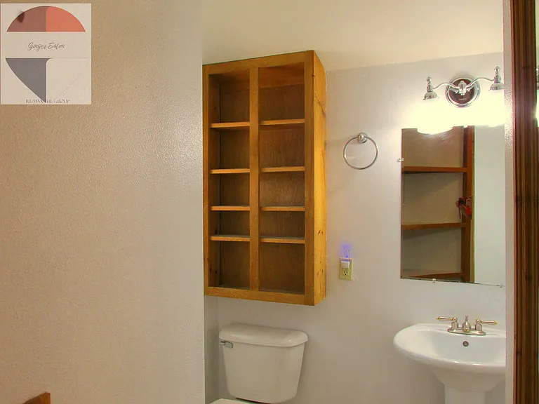 917 S Washington St — Photo 11