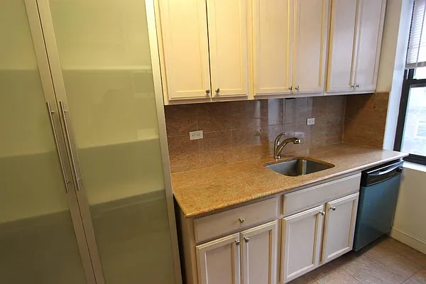 Rented by Hatuka Properties | media 27