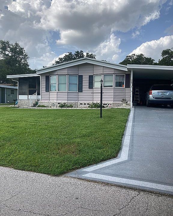 2nd image of 113 Evergreen Ln