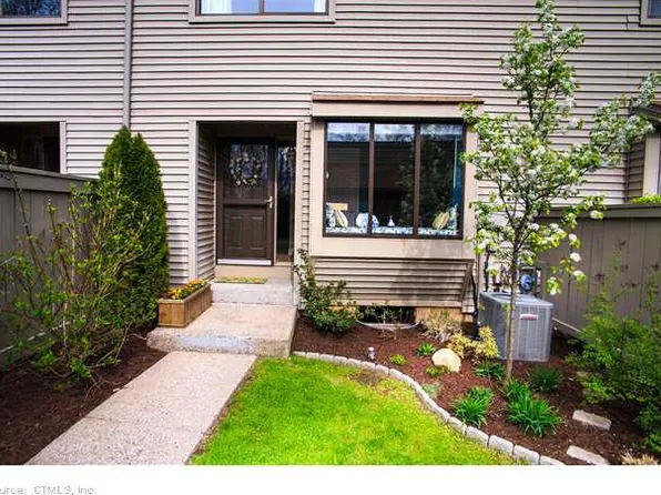 112 Farmington Chase Cres, Farmington, CT 06032