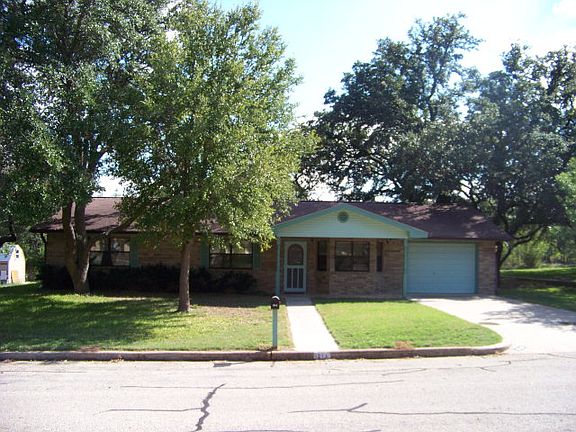 3rd image of 213 Forest Trail Dr
