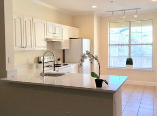 860 N Orange Ave APT 422, Orlando, FL 32801