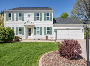 W242N7397 Old Oak Dr, Sussex, WI 53089