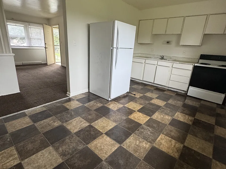 8127 W Thurston Ave #4