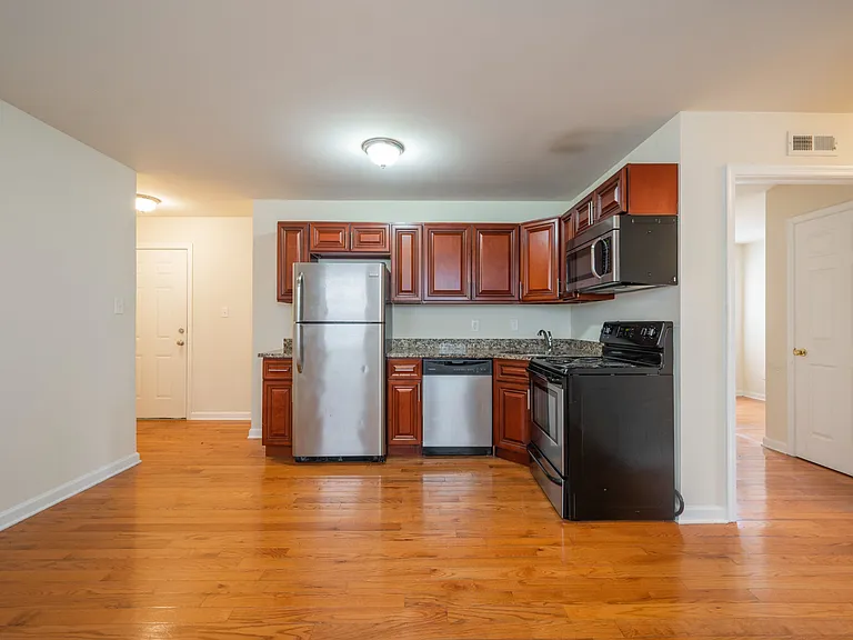 1519-21 N 16th St #34 — Photo 26