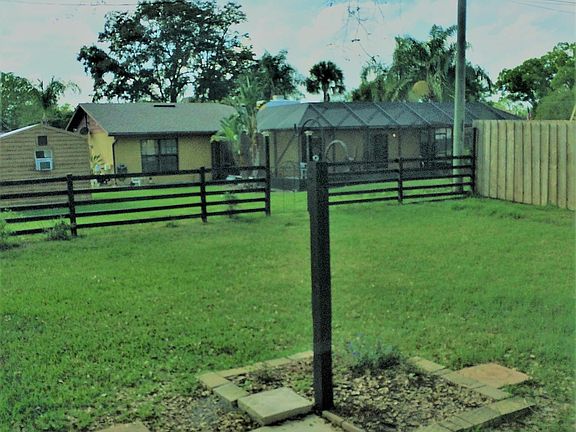 4th image of 2508 Travelers Palm Dr