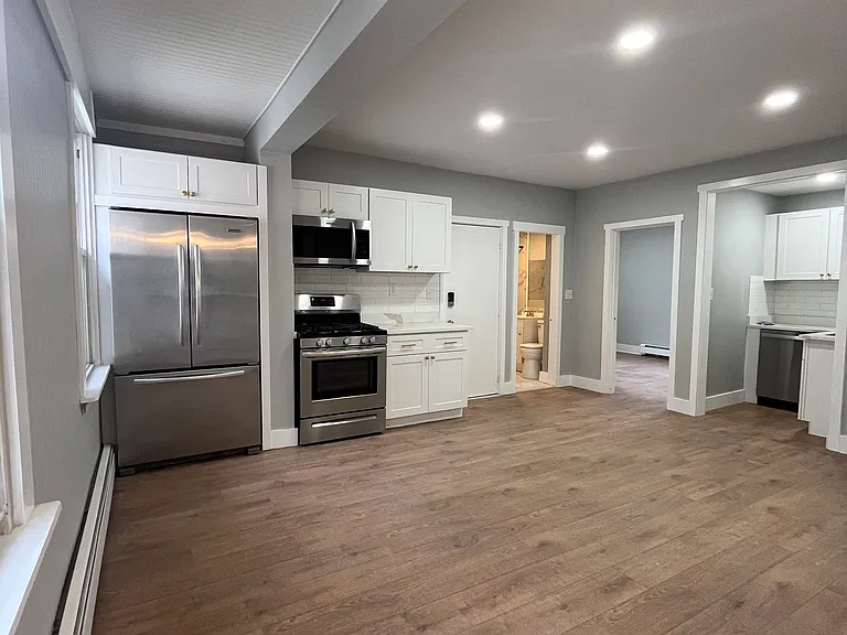 160 Agawam St #2 — Photo 8