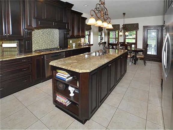 2nd image of 4806 Greenhead Ct