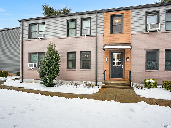 2nd image of 10 Tappan Landing #53A