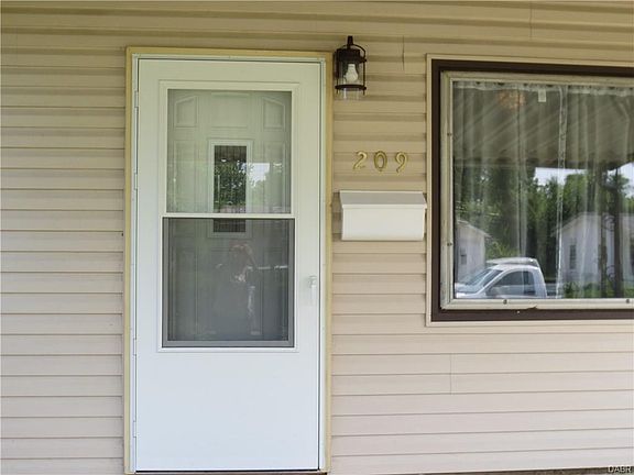 3rd image of 209 Galewood Dr