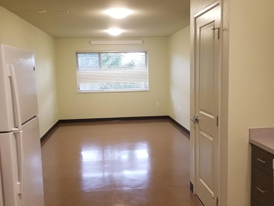1st image of 2820 164th St NE