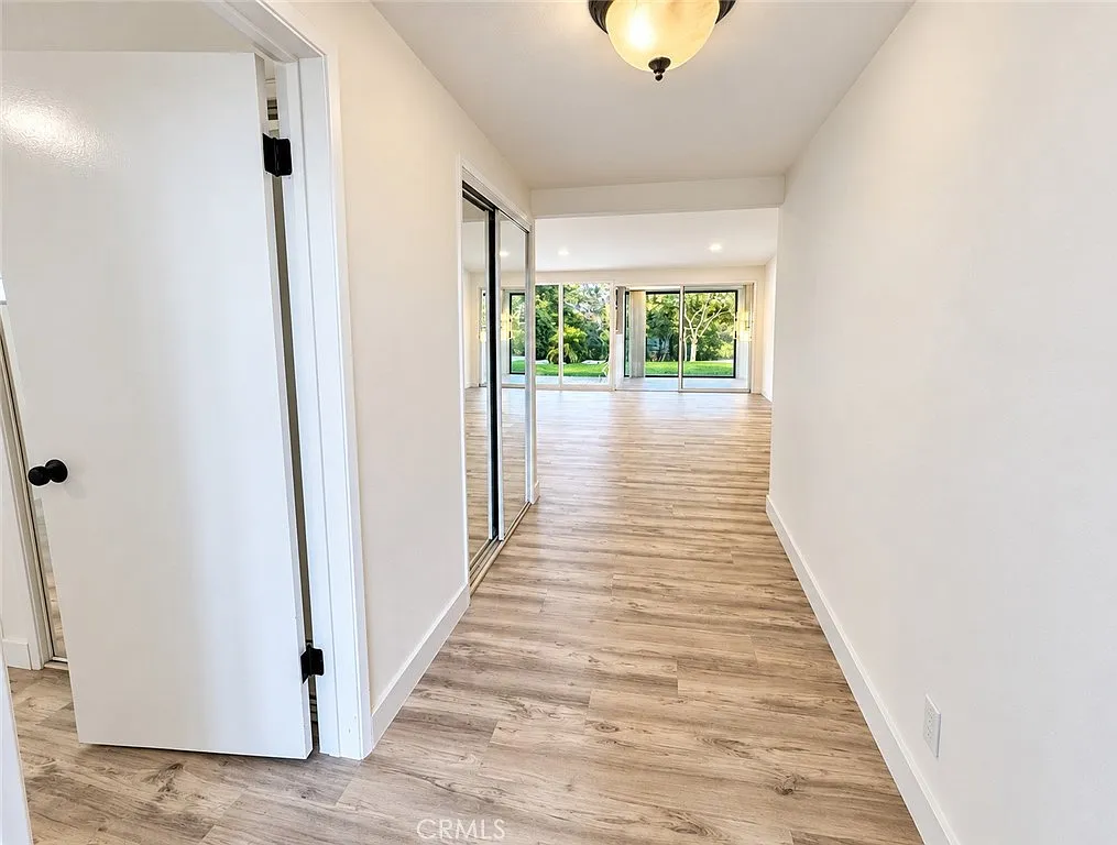 3 bed, 2.0 bath, 1862 sqft, $6,995 — Photo 2