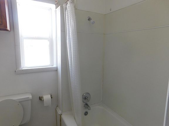 4th image of 120 1/2 W Pine Ave #120-1/2
